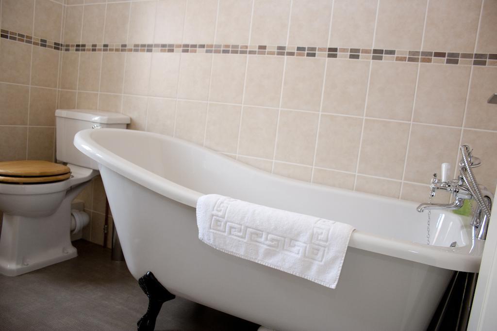 Kings Arms Hotel Thirsk Szoba fotó